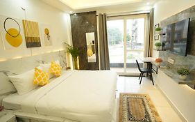 The Empire Corporate Studio Hotel Sector 43 ,Golf Course Road , One Horizon Center